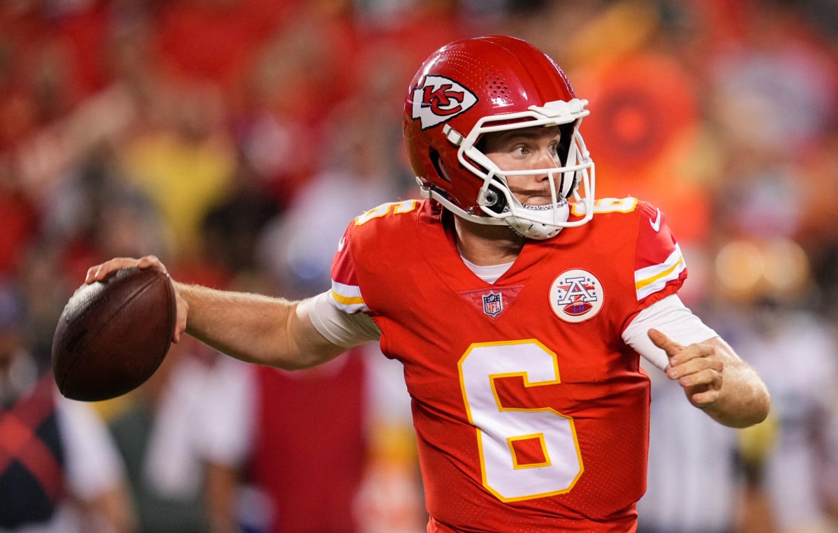 Buffalo Bills sign former Chiefs QB Buechele to practice squad